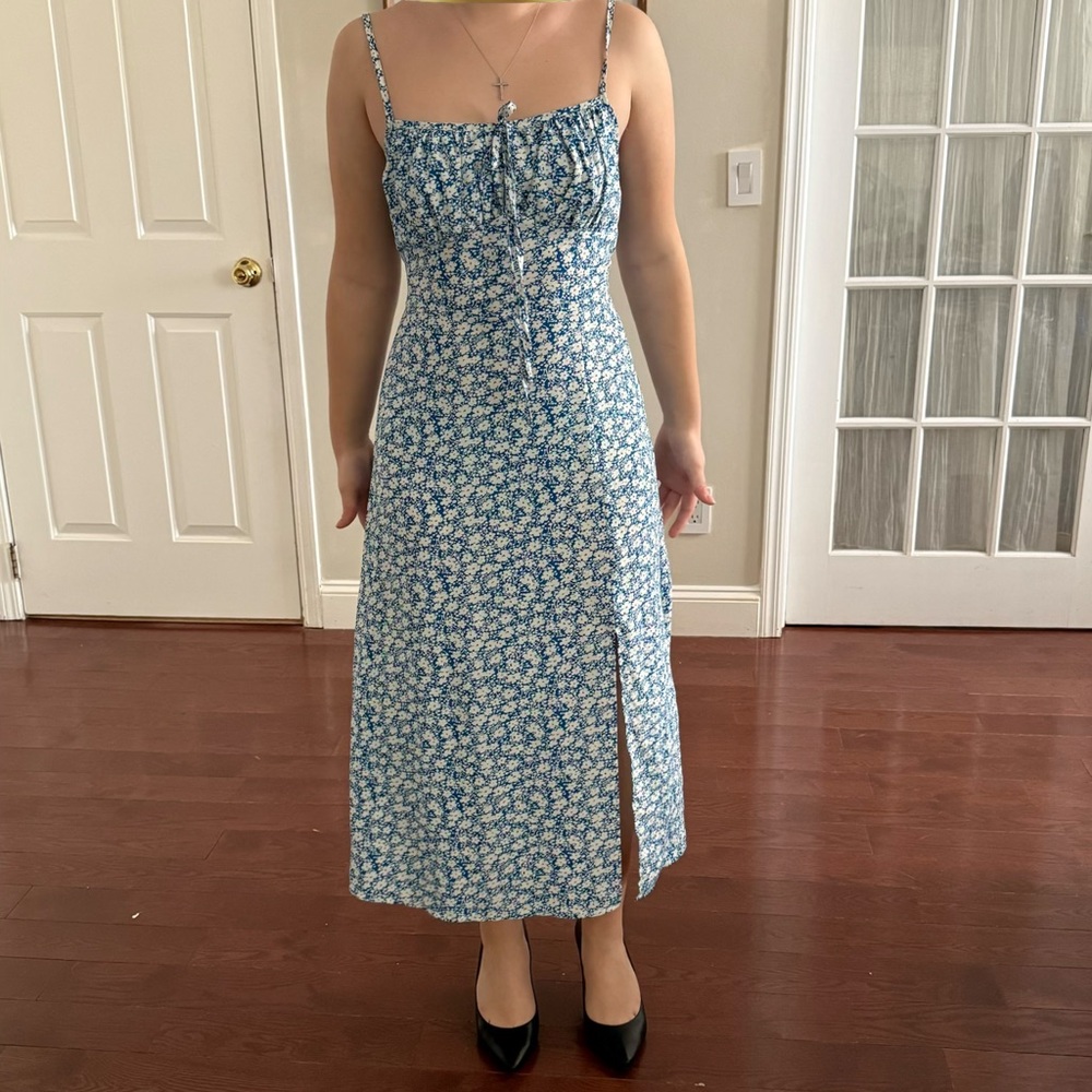 Chic Blue Floral Midi Dress